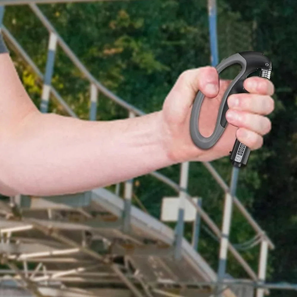 HAND GRIP STRENGTHENER WITH COUNTER